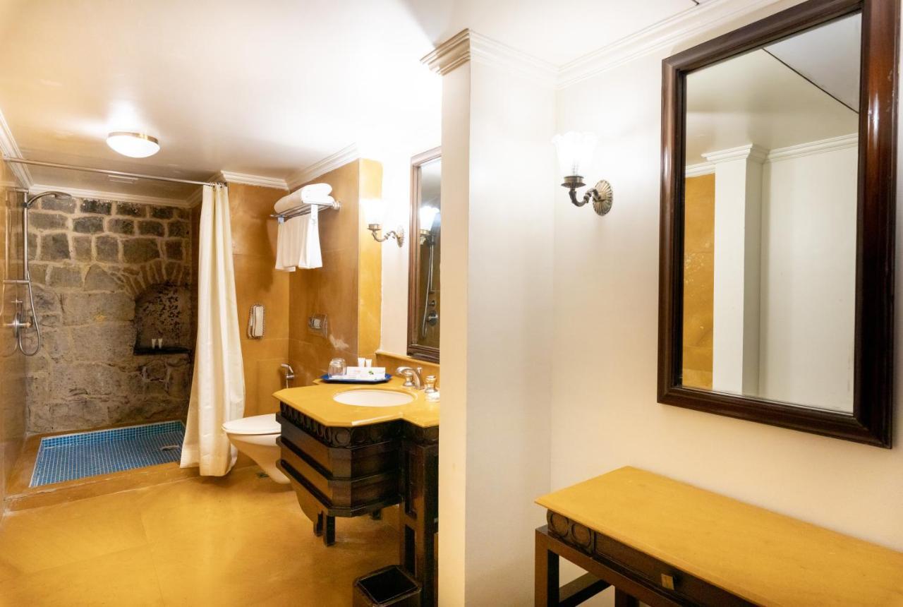 Fort Jadhavgadh -A Gadh Heritage Hotel Sasvad Exterior foto