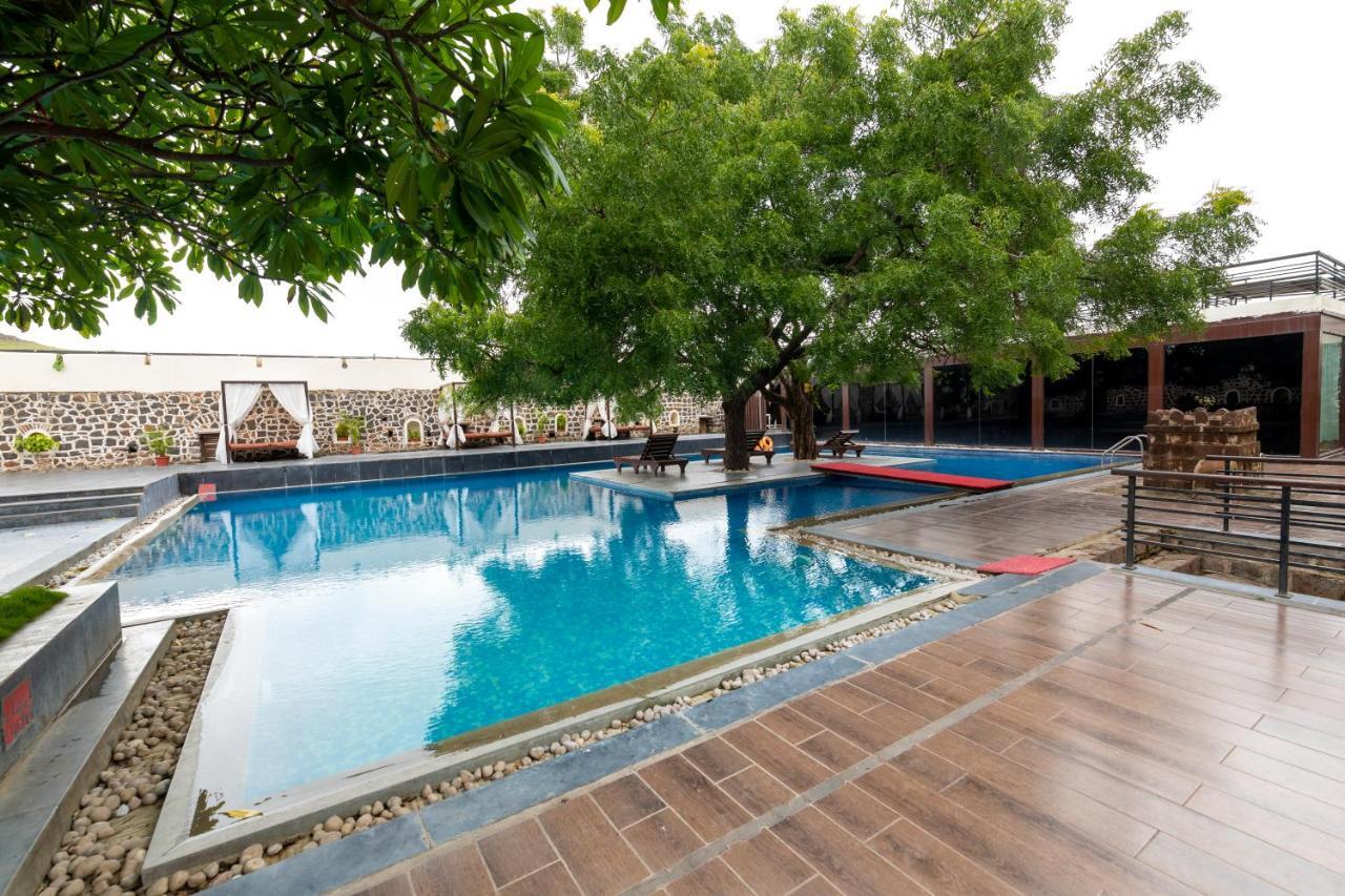 Fort Jadhavgadh -A Gadh Heritage Hotel Sasvad Exterior foto