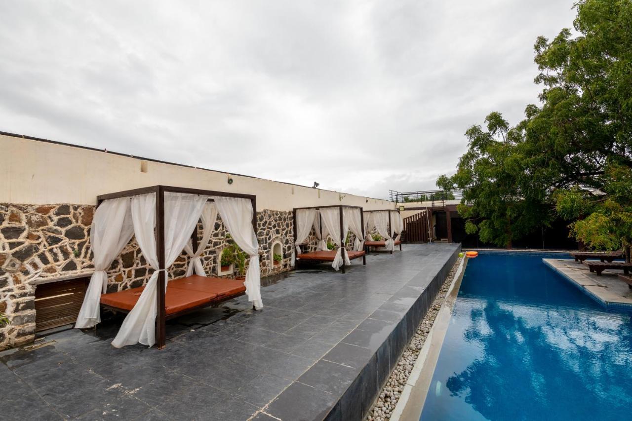 Fort Jadhavgadh -A Gadh Heritage Hotel Sasvad Exterior foto